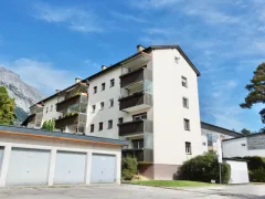 Entkernte 3 Zimmer Wohnung mit Balkon und Garagenbox